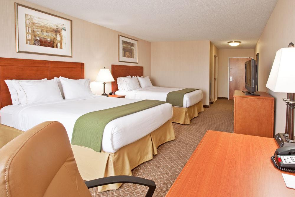 Holiday Inn Express Hotel & Suites Bay City By Ihg Buitenkant foto