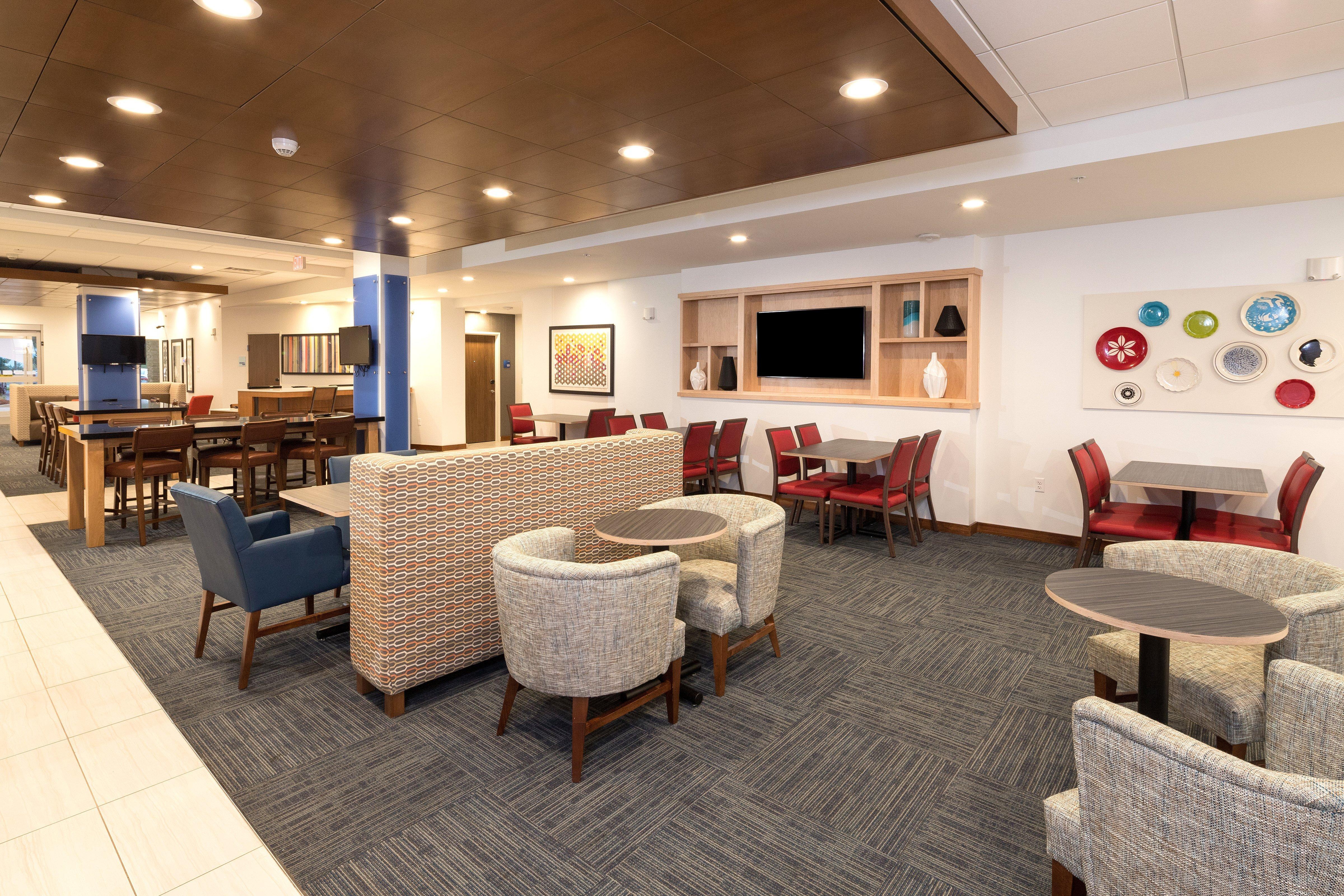 Holiday Inn Express Hotel & Suites Bay City By Ihg Buitenkant foto