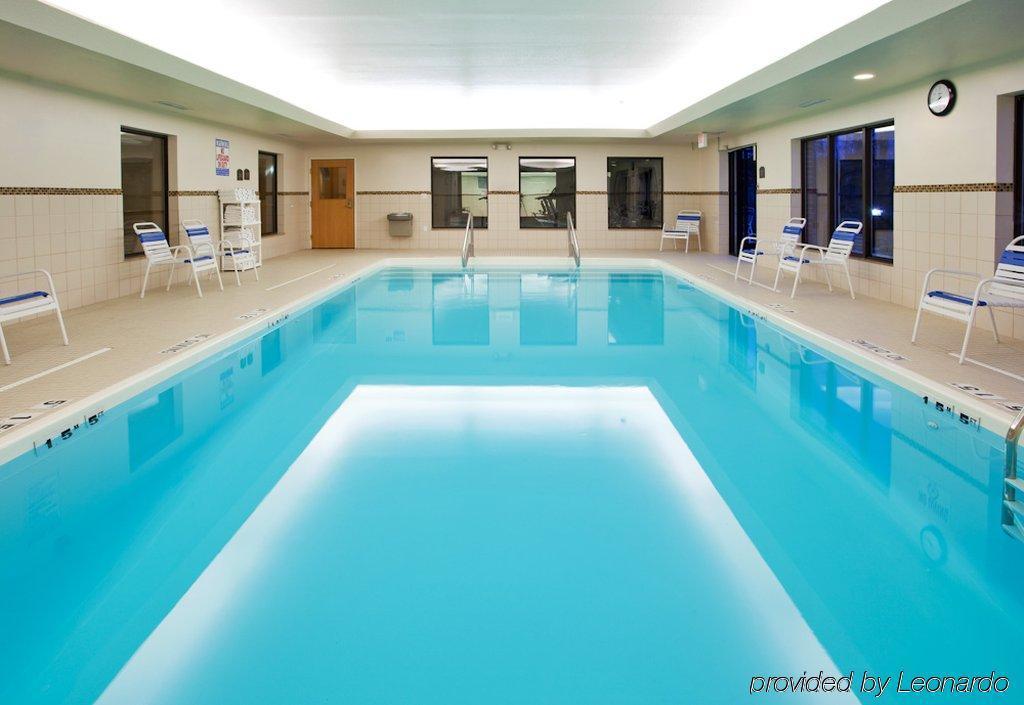 Holiday Inn Express Hotel & Suites Bay City By Ihg Buitenkant foto