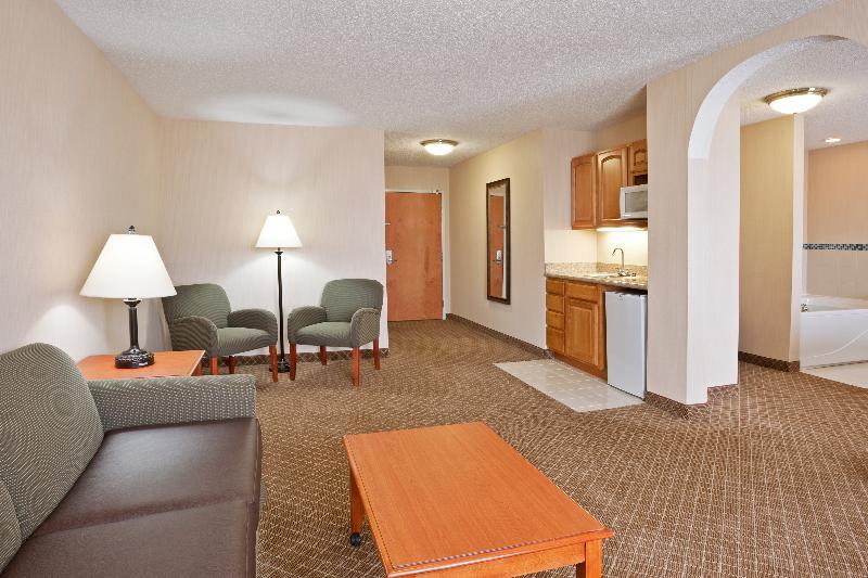 Holiday Inn Express Hotel & Suites Bay City By Ihg Buitenkant foto